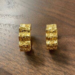 Amber Sceats Gold Scallop Hoops